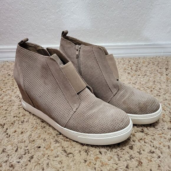 Steve Madden Taupe Wavery Suede Wedge Zipper Closure Sneakers Size 9.5 - Picture 2 of 7
